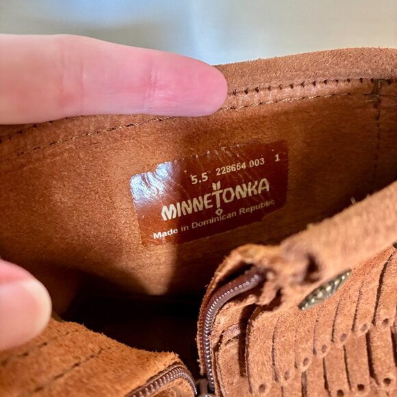 NWOT Minnetonka Brown Suede Moccasins with Fringe - Picture 6 of 11